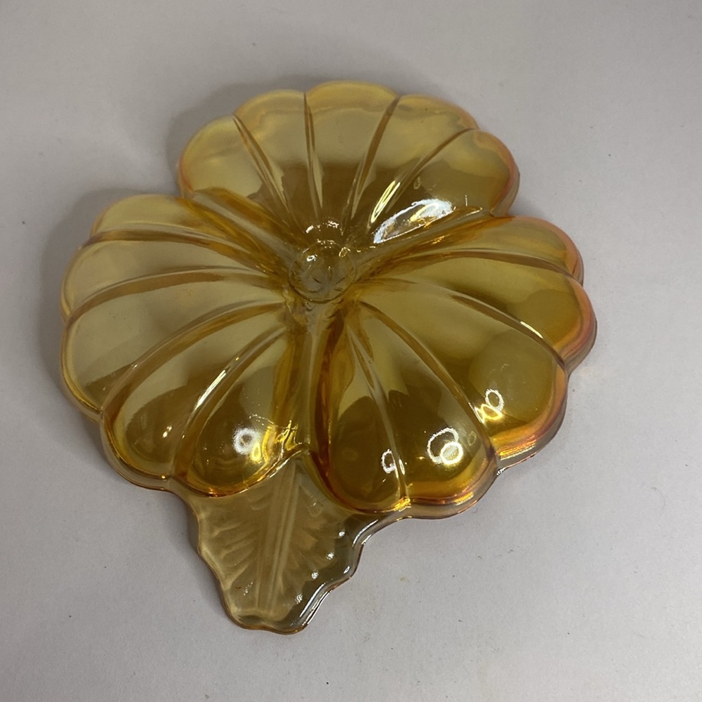 Marigold carnival glass shamrock - Picture 2 of 2